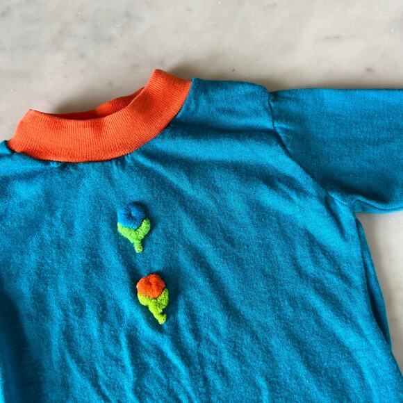 Vintage 70s Girl's Turquoise Flower Appliqué Long Sleeve Mock Neck Shirt - Picture 4 of 6